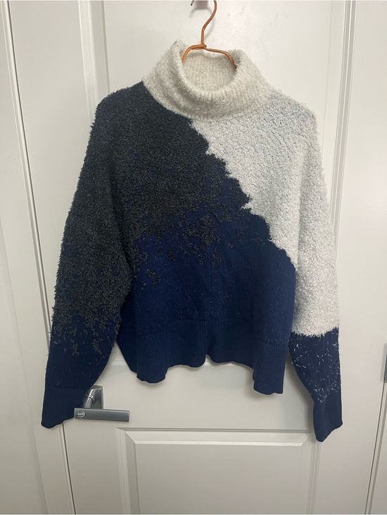 lululemon athletica Sweaters - Lululemon Women's Merino Wool Blend Ombre Knit Textured Turtleneck in size 6